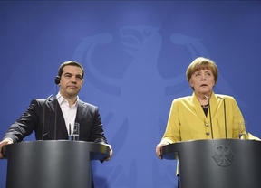 Merkel y Tsipras escenifican un acercamiento a pesar de las diferencias que les separan