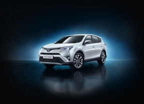 Toyota presenta el nuevo RAV4 hybrid en el Salón del Automóvil de Nueva York 