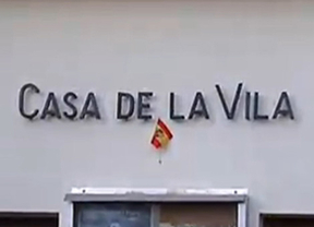 Un ayuntamiento catalán se mofa de la ley de banderas colocando un banderín de la española