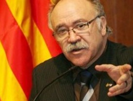 Más 'indignados' aún por las cargas policiales en Plaza de Cataluña