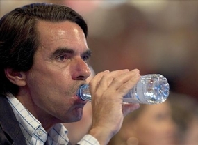 Aznar desmiente que sus viajes los pagara Gürtel, pero no anuncia nuevas querellas