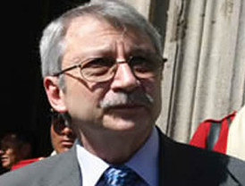 Los periódicos, dos días despúes, salen con el mensaje del Rey