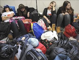 Las otras navidades que pasaron cientos de españoles: tirados en los aeropuertos de Europa