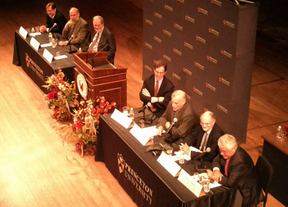 Alexander Hall de Princeton University durante la rueda de prensa