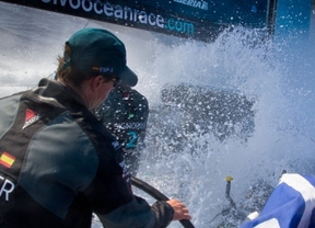 El 'Telefónica' de Iker Martínez ya lidera la flota de la 'Volvo Ocean Race' en su reñido duelo con el barco neozelandés