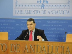 Para Sanz el gobierno Griñán es el problema de Andalucía y un riesgo para la recuperación