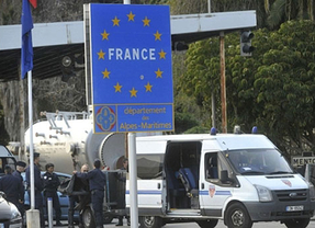 El Gobierno respalda el plan 'merkozy' para poner suspender Schengen a la carta