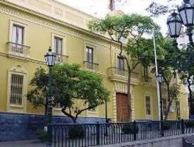 Jornada de anécdotas y fallos en el Congreso