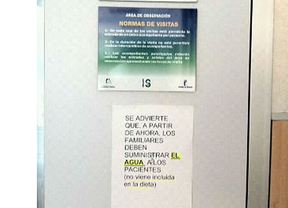 El cartel de la polémica: 'ni agua' para los pacientes de los hospitales en Castilla-La Mancha