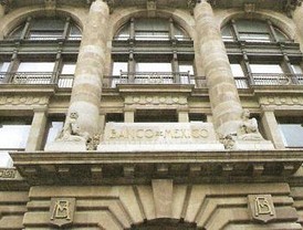 Aznar lo ‘enseña’ todo