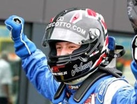 Siguen perdidos dos motores del avión de US Airways en el río Hudson