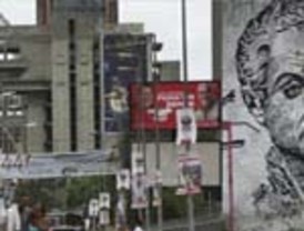 Ibarretxe brindó por España y aplaudió a don Juan Carlos