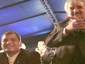 Correa y Mujica hablarán de planificación, desarrollo y el combate al narcotráfico