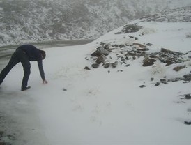 Nadal vence a Federer en su tierra y marca nuevo récord