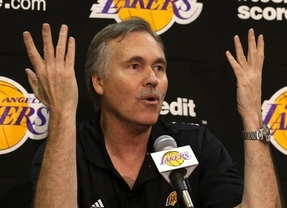El nuevo técnico de los Lakers lo tiene claro: Gasol, el mejor pívot de años en la NBA 