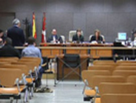 Un cámara de TVE paga los platos por el encarcelamiento de Karadzcic en La Haya