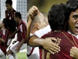 Charlie Sheen padre de mellizos