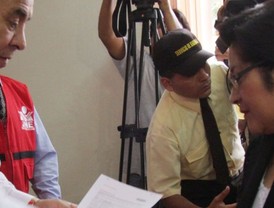 Empresa y trabajadores de Auto Res se reunen para negociar una rebaja salarial