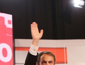 Zapatero pide al PSOE que no haga una campaña 'de rifirrafe' sino de empleo para 'merecer ganar' el 22-M