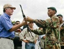 Mayor Oreja ataca con el paro y el aborto, López Aguilar responde con Aznar y la guerra de Irak