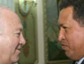 Bono dialoga con una independentista en Barcelona