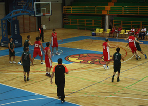 Los árbitros de baloncesto de Castilla-La Mancha denuncian impagos:¿peligra la competición?