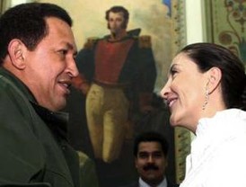 Ingrid Betancourt califica a Chávez como un “gran líder democrático”