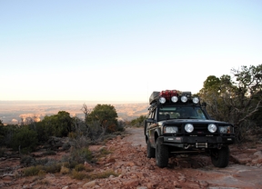 El Land Rover Discovery celebra su 25º aniversario
con una película colectiva inédita

