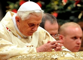 ¿Renunció Benedicto XVI por un 'lobby gay'?