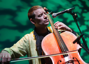 'Cello Solo': el violonchelista Matthieu Saglio nos trae música con mil acentos de todo el mundo