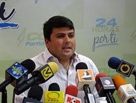 Josef Fritzl admite incesto y violación pero no asesinato