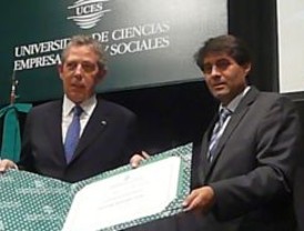 El Embajador Rafael Estrella recibió el Título de Doctor Honoris Causa de parte de la UCES