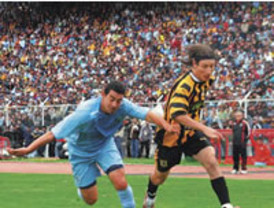 El 'Pupas' que se ahoga en el Manzanares también sabe hacerlo en el Mediterráneo (1-1)