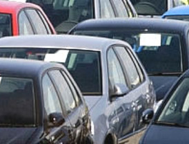 Las ventas de coches se hunden un 37,6% en octubre y no llegarán a 900.000 unidades en 2011