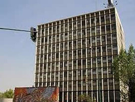 Barreda defiende sus recortes y pide a Zapatero que explique mejor los suyos, dialogue con los que los sufren y evite 'los bandazos'