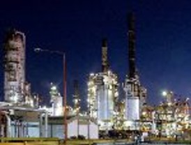 Ordenan a Repsol suspender ventas de acciones de YPF