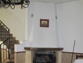 Un grupo de jóvenes destroza una casa en El Rocío en Nochevieja