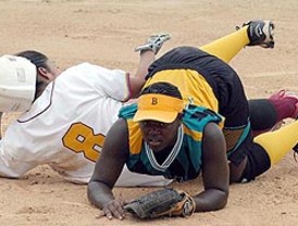 Ballesteros dice 'sentirse bien' aunque sigue ingresado