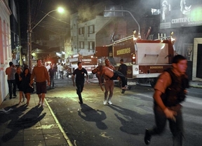 Trágico domingo en Brasil: mas de 200 personas mueren en el incendio de una discoteca en Santa María