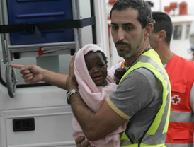 Llega una patera a Tarifa (Cádiz) con 40 subsaharianos a bordo