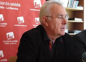 Cayo Lara critíca que Cospedal "se haya convertido en un problema para la democracia"