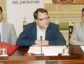 Gobierno peruano respalda a Álvaro Uribe, quien llegó para explicar bases norteamericanas en Colombia