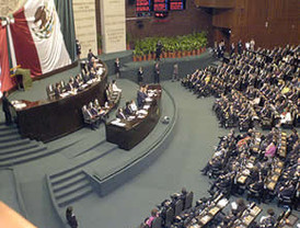 Zapatero contraataca al PP recordando que la deuda actual es menor que la que heredó en 2004