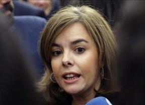 La vicepresidenta Soraya Sáenz de Santamaría echa una mano a Cospedal: "No encontrará de mi una sola crítica"