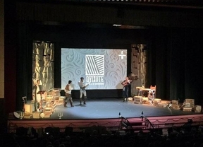 Presentación del programa de actos en el Teatro Quijano