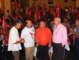 Tras el temporal en la Ciudad, realizan tareas de limpieza y varios barrios permanecen sin luz