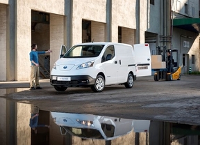 Nissan pone a la venta en España la furgoneta eléctrica e-NV200, fabricada en España