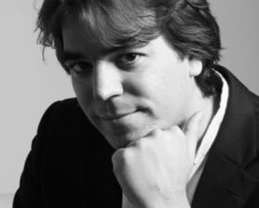 Régulo Martínez, uno de nuestros pianistas más internacionales nos trae lo mejor de Beethoven, Schubert y Albéniz