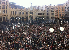 Masiva protesta contra las cargas policiales en Valencia