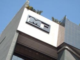 España decide su futuro en las urnas